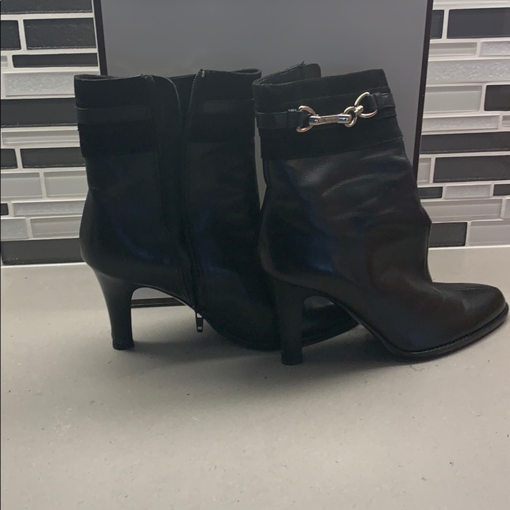 Boots - Picture 3 of 3